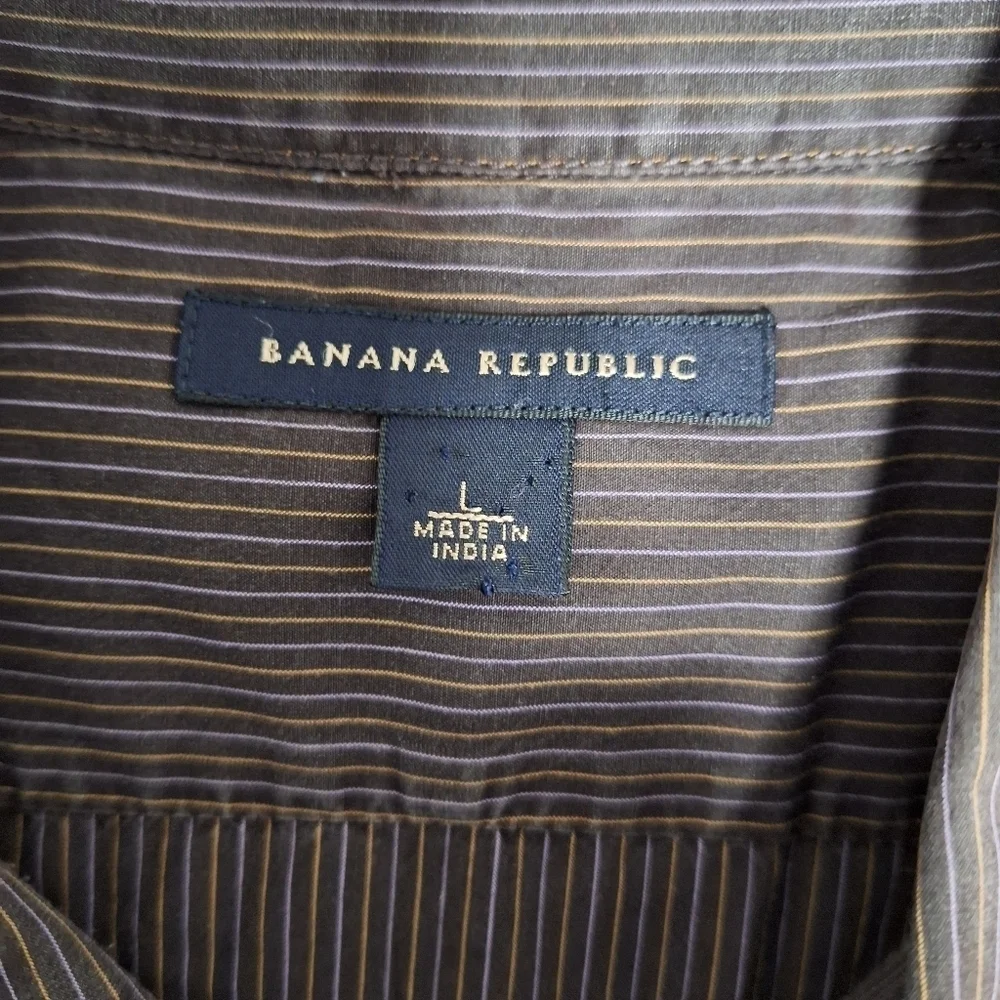 Banana Republic long sleeve button-down men's shirt size large.
